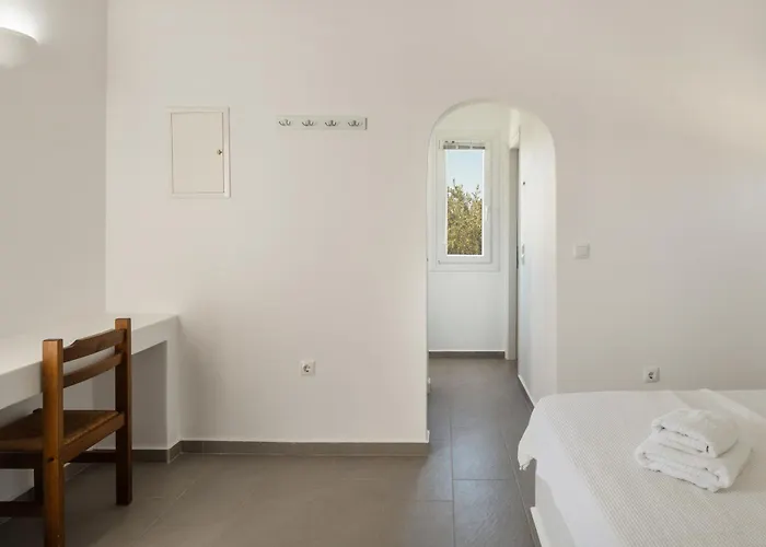 Andriana's 2 - Cycladic With Garden , Paros Apartment *